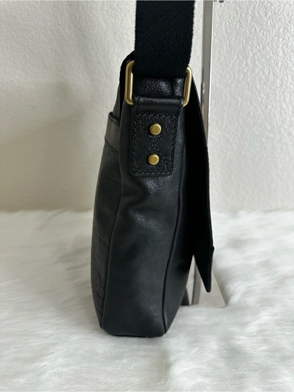 Fossil Unisex Black Leather Flap Messenger Bag